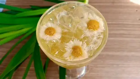 Hình ảnh Sâm bông cúc bát bảo - ly 700ml
