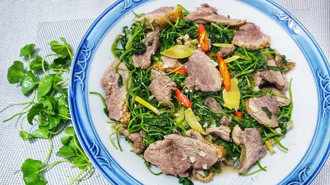 Hình ảnh Vịt xào rau má