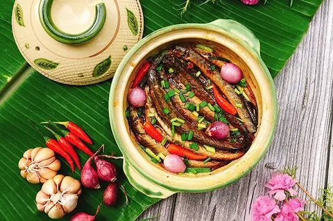 Hình ảnh Cá kèo kho tộ (không kèm cơm)