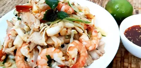 Hình ảnh Gỏi hoa chuối hải sản