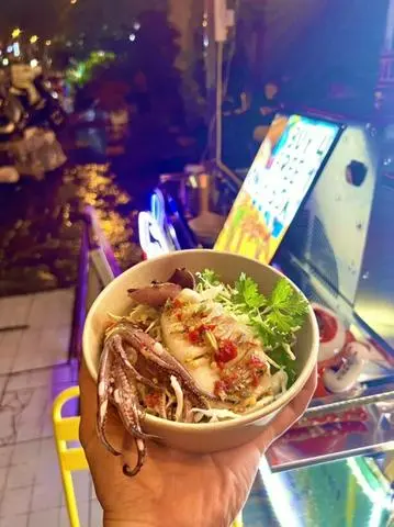 Hình ảnh Mực nướng sốt hải sản Thái