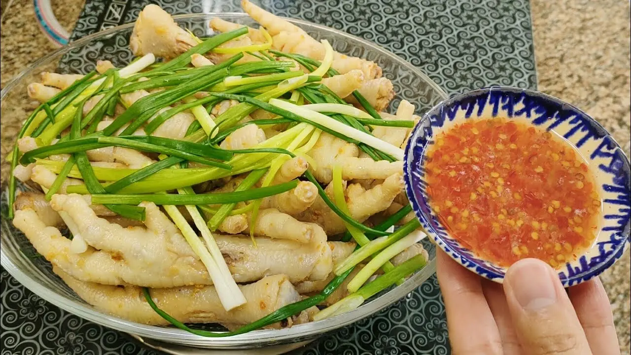 Hình ảnh Chân gà rut xuong hấp hành