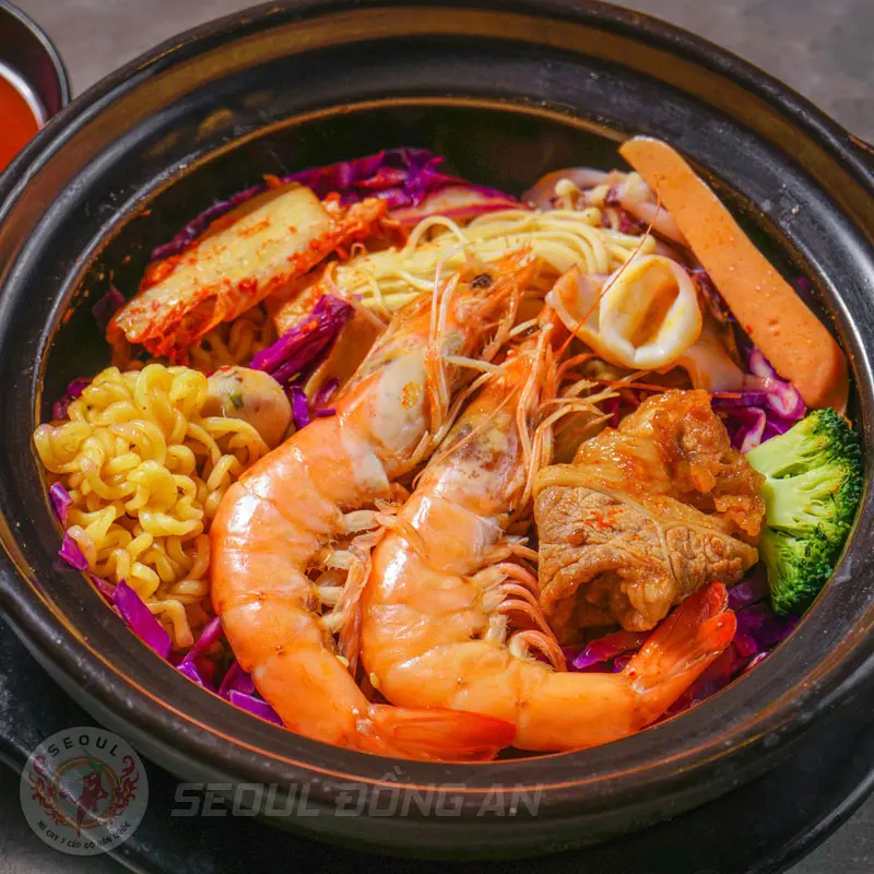 Hình ảnh Mì kim chi hải sản