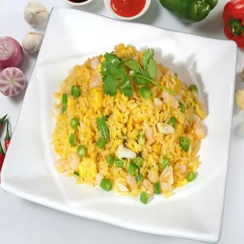 Hình ảnh Cơm chiên hải sản kim sa
