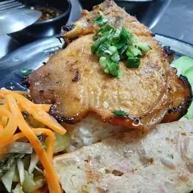Hình ảnh Cơm sườn chả