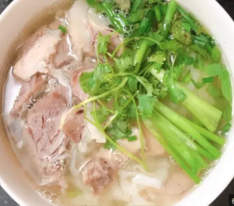 Hình ảnh Phở gầu