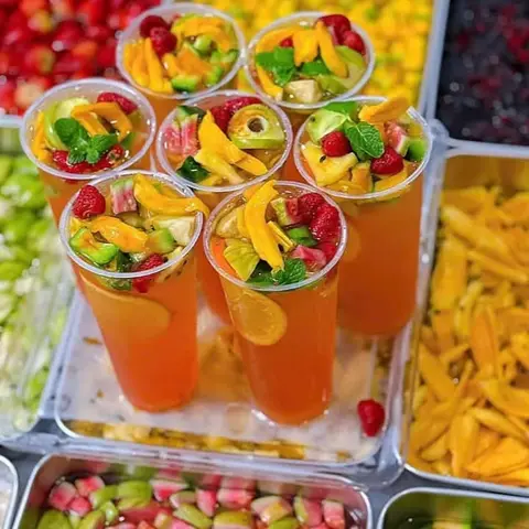 Hình ảnh Trà dâu tây - hoa quả nhiệt đới