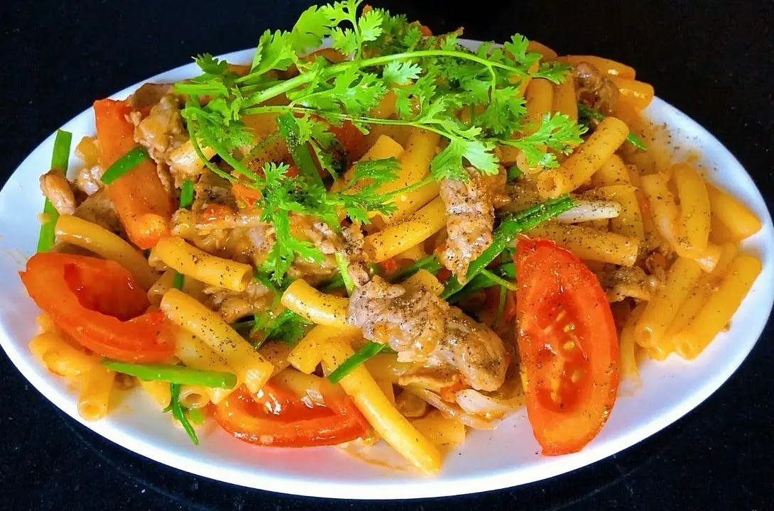 Hình ảnh Nui xào bò
