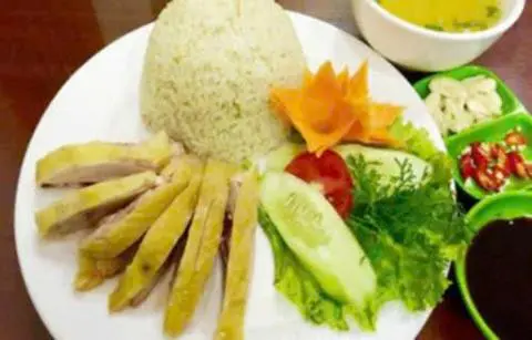 Hình ảnh Cơm gà chặt