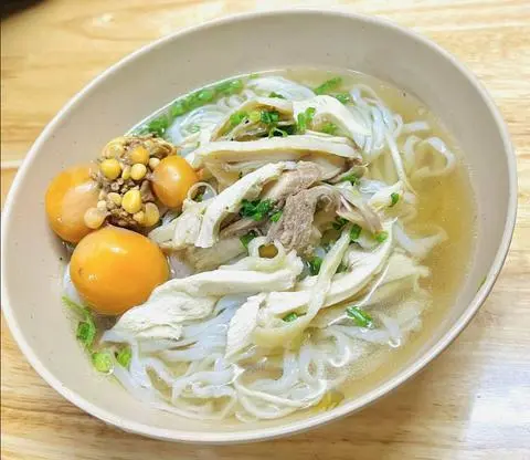 Hình ảnh Phở gà trứng non