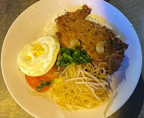 Hình ảnh Cơm tấm sườn ốp la