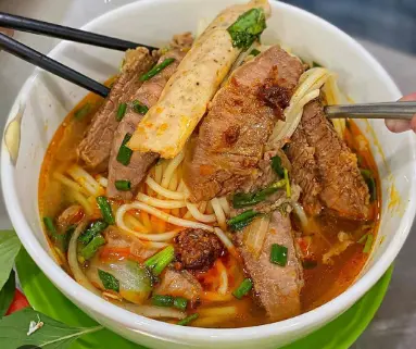 Hình ảnh Bún bò nạm chả