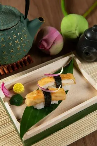 Hình ảnh Cơm nắm đậu hũ chiên - fried tofu nigiri - ve19