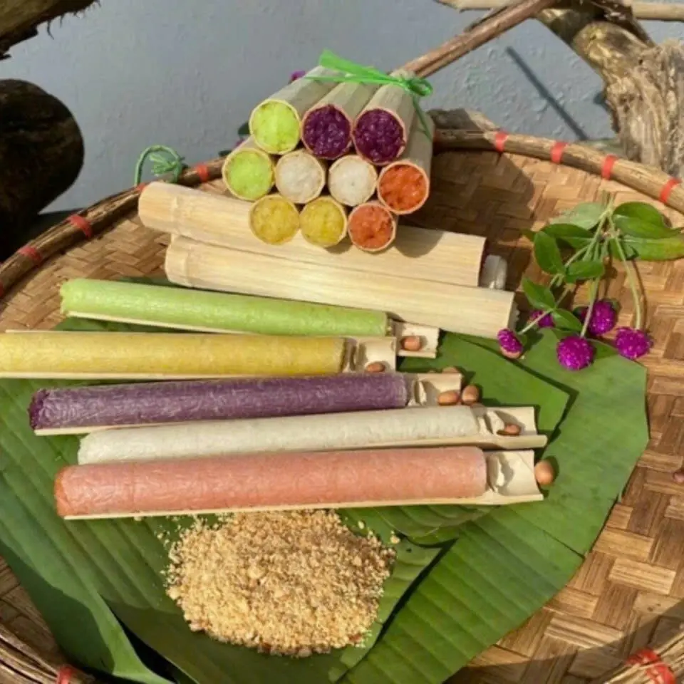 Hình ảnh 1 ống cơm lam