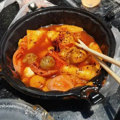 Hình ảnh Bánh gạo sốt cay