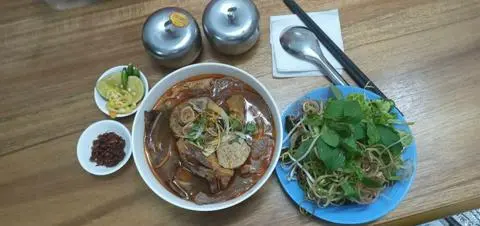 Hình ảnh Bún bò đặc biệt