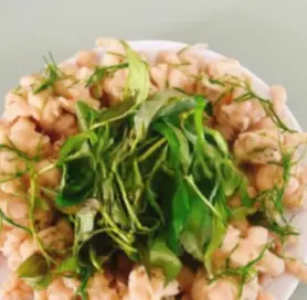 Hình ảnh Chân gà rút xương hấp rau răm