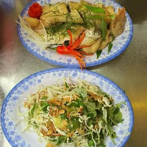 Hình ảnh Gà chặt nửa con kèm cháo