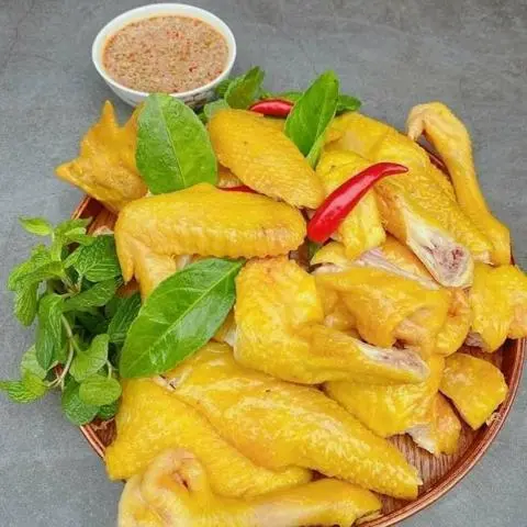 Hình ảnh Gà Ủ Muối Nguyên Con Đầy Đủ ( Đầu Cổ Chân)