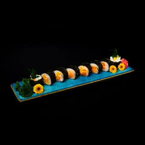Hình ảnh Cơm cuộn cá hồi sốt cay - spicy salmon hosomaki - ho06