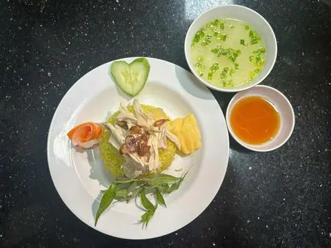 Hình ảnh Cơm gà xé Nha Trang