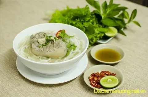 Hình ảnh Phở khô xương heo
