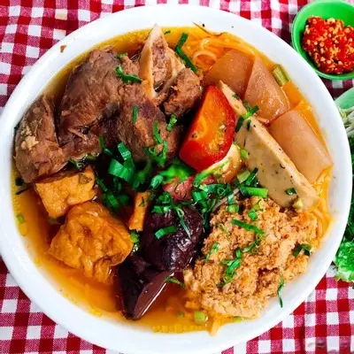 Hình ảnh Canh bún đầy đủ giò nạc