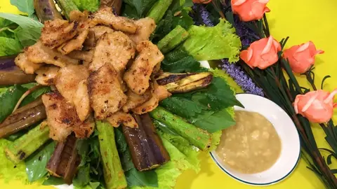 Hình ảnh Vú heo nướng đậu bắp