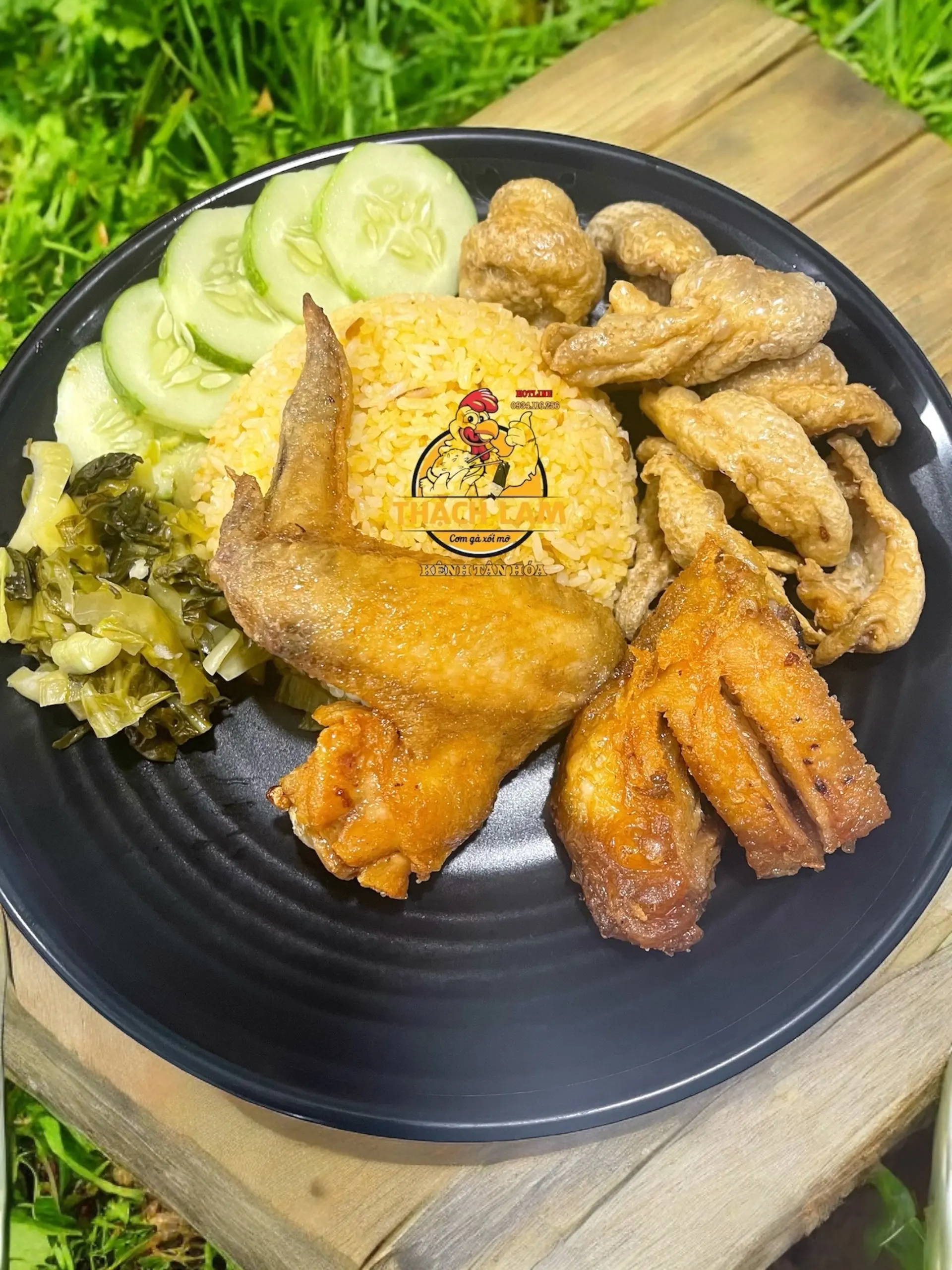Hình ảnh Cơm cánh gà mix da gà