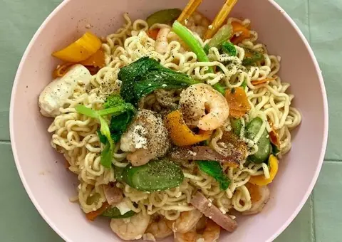 Hình ảnh Mì gói thập cẩm