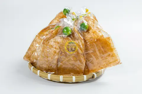 Hình ảnh Bánh tráng muối nhuyễn tỏi tắc dẻo