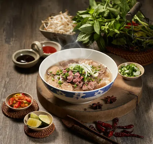 Hình ảnh Phở bò viên - tái - gân