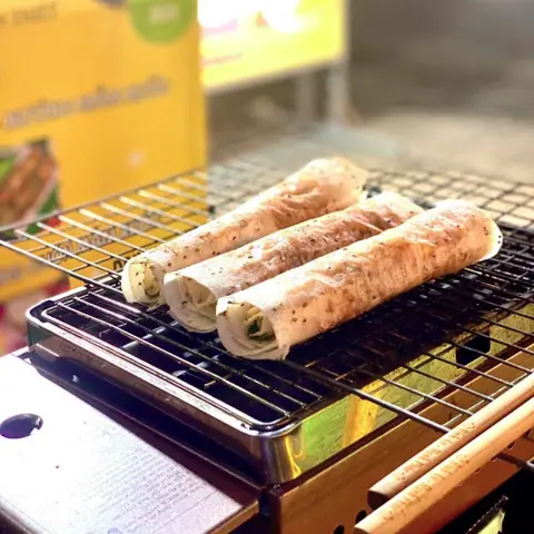 Hình ảnh Bánh tráng nướng mắm ruốc full topping