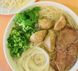 Hình ảnh Phở nạm bò viên