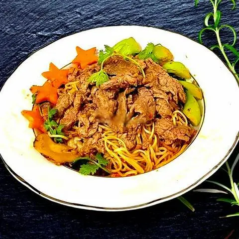 Hình ảnh Mì trứng thịt bò dầu hào