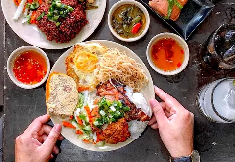 Hình ảnh Cơm sườn - bì - trứng