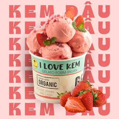 Hình ảnh Kem dâu sốt dâu tươi