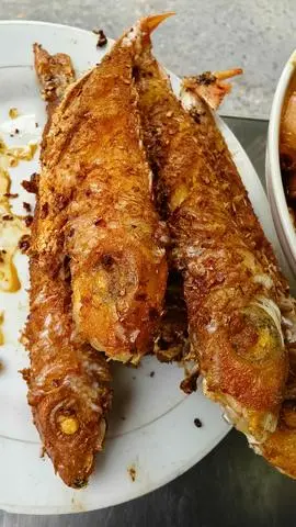 Hình ảnh Cơm cá hường chiên