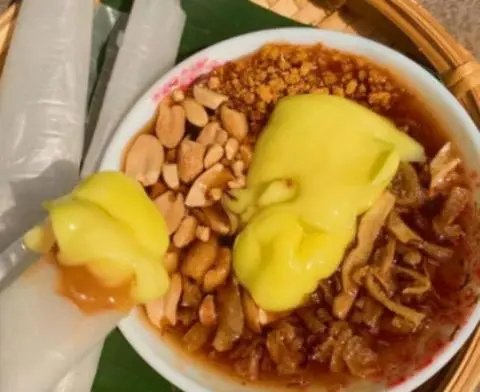 Hình ảnh Bánh tráng phơi sương chấm sốt tắc