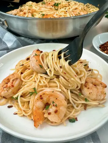 Hình ảnh Garlic Parmesan shrimp spaghetti