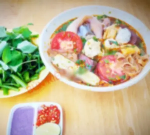 Hình ảnh Bánh đa cua giò hoặc xương