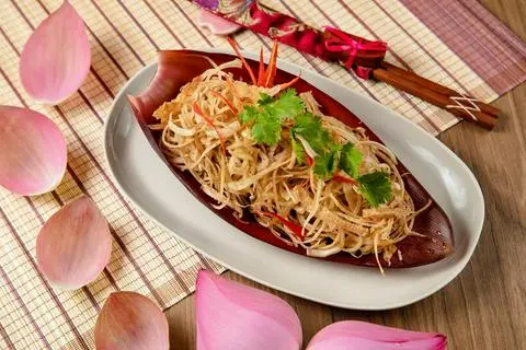 Hình ảnh Nộm hoa chuối - banana blossom salad - ve47