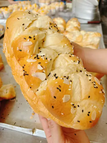 Hình ảnh Bánh mì hoa cúc