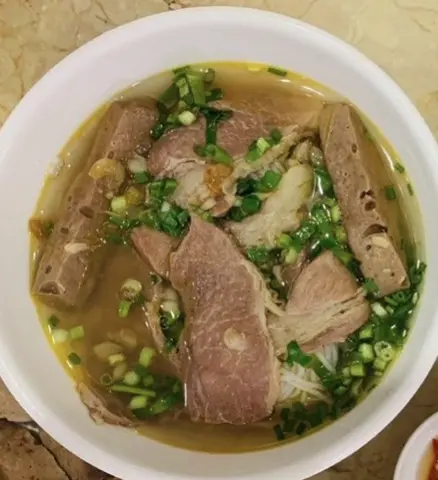 Hình ảnh Bún bò nạm