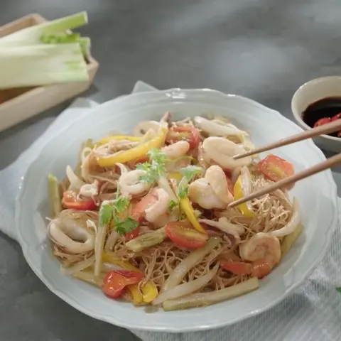 Hình ảnh Bún gạo xào hải sản