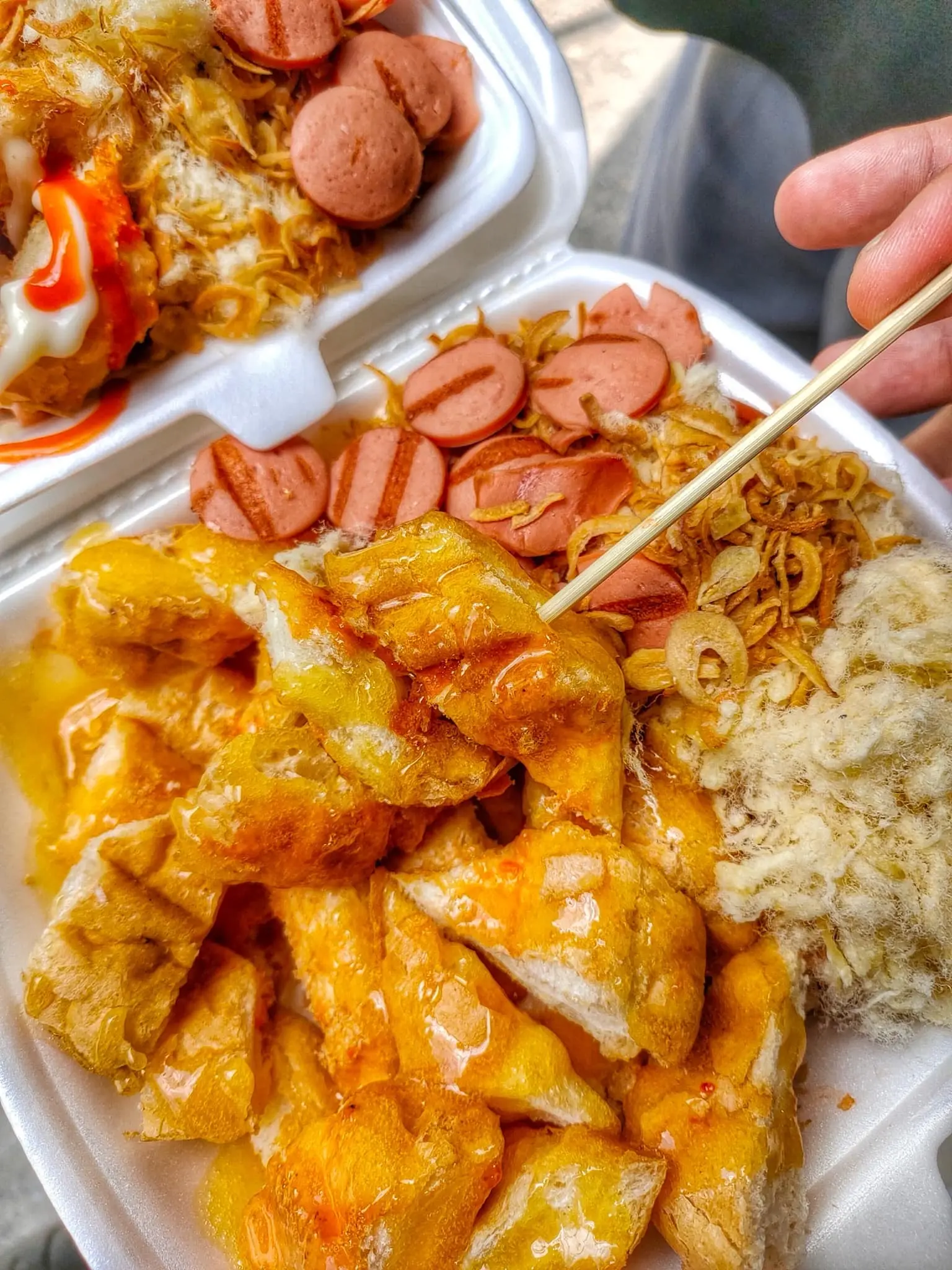 Hình ảnh Combo suất vừa - bánh mì sốt kem phomai - 2 bánh cá nhân phomai kéo sợi