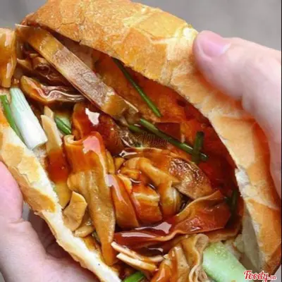 Hình ảnh Bánh Mì Kẹp Phá Lấu