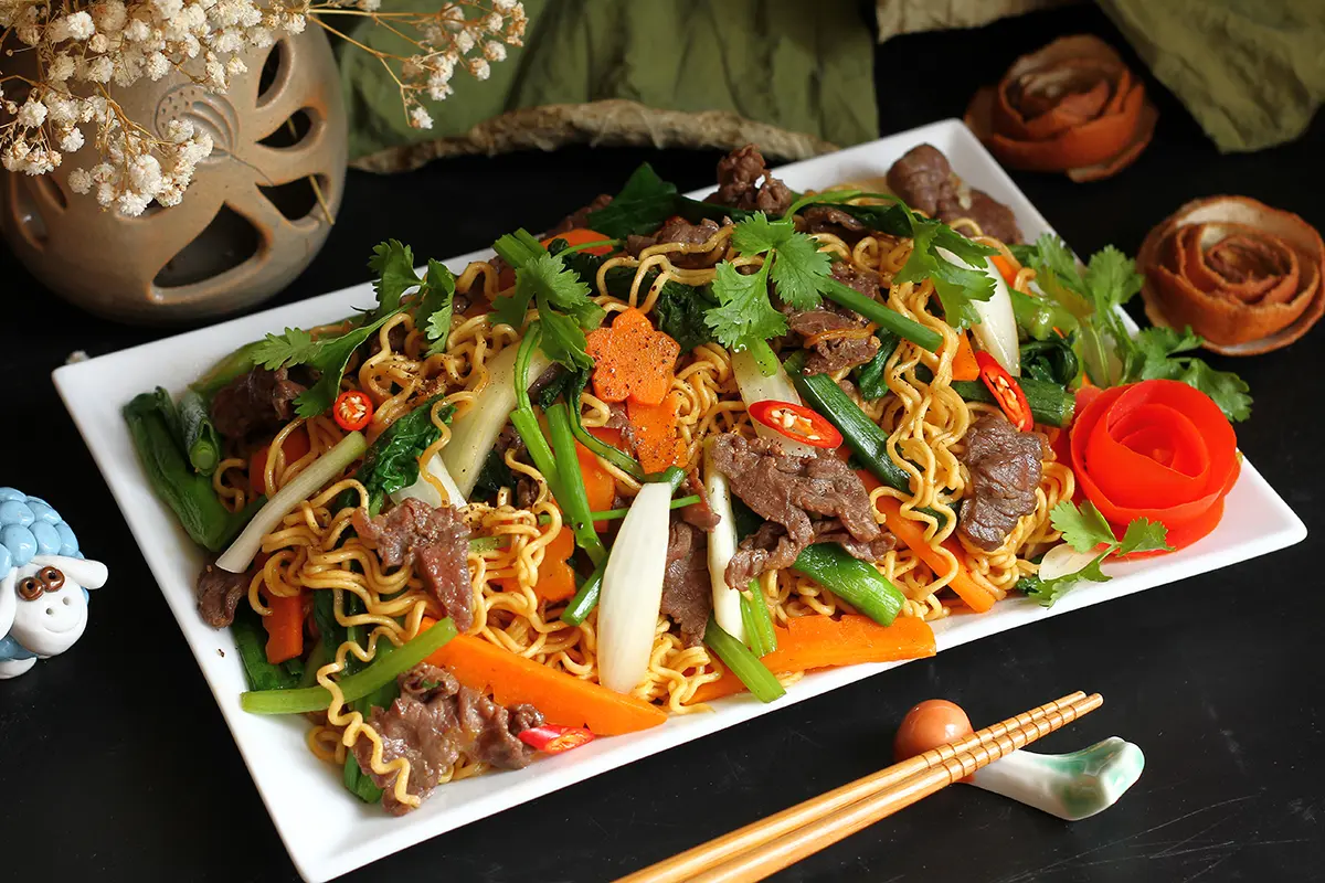 Hình ảnh Mì xào bò