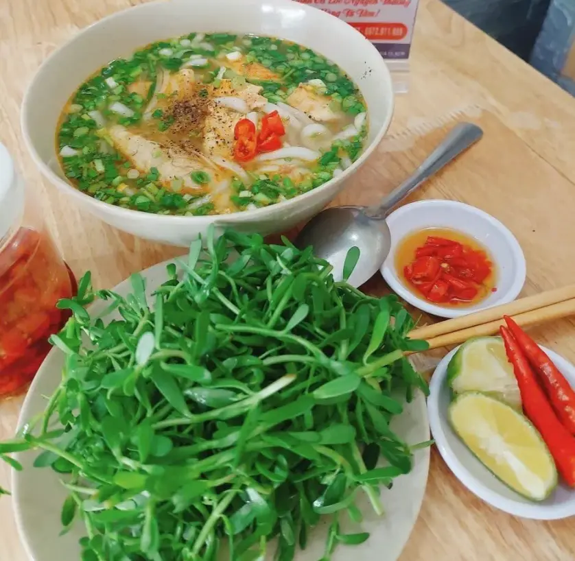Hình ảnh Bánh canh cá lóc tô thường