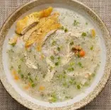 Hình ảnh Cháo hạt sen gà xé